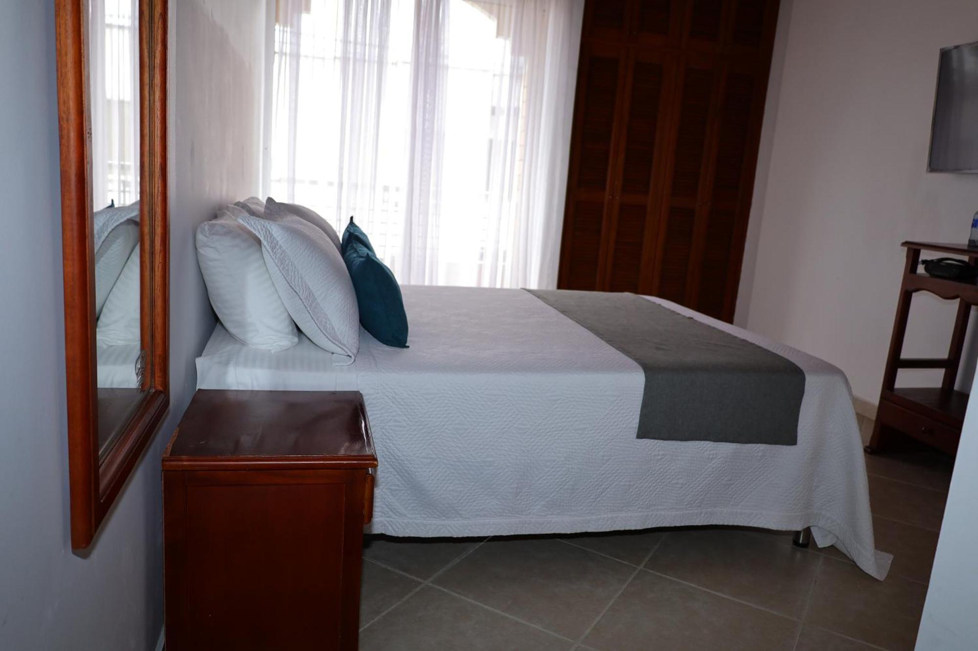 Ayenda Torre 2 Hotel Apartado Ngoại thất bức ảnh